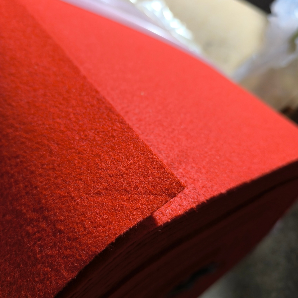 Moqueta Plastificada Roja 60x2m
